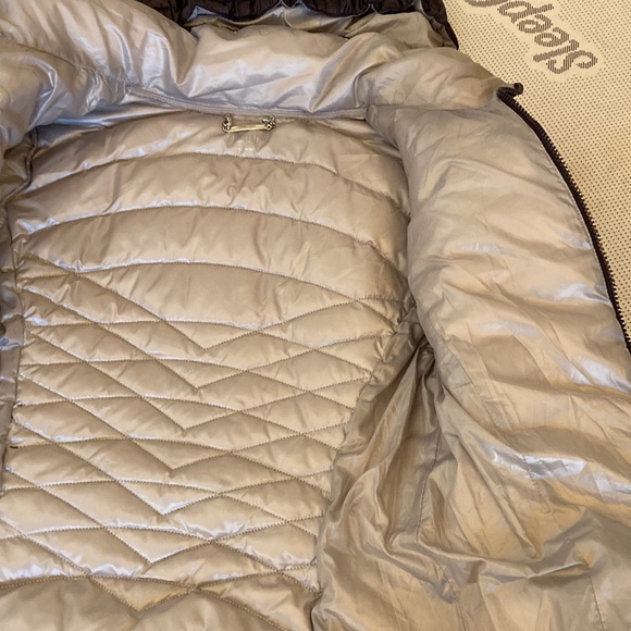 Laundry by Shelli Segal long down puffer, hood, Small, stretch waist - Picture 5 of 7